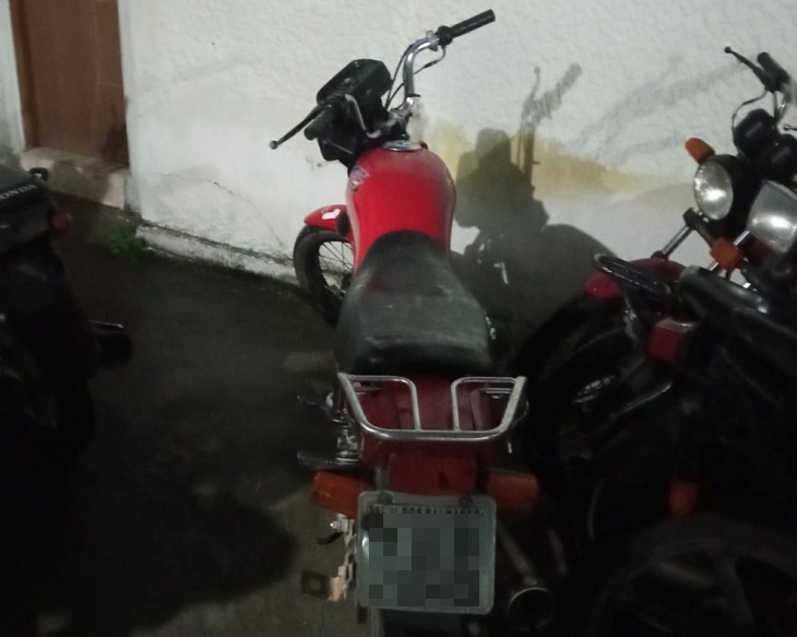 Portal Agreste Violento DELEGACIA DE LAJEDO RECUPERA CARRO E MOTO FURTADA